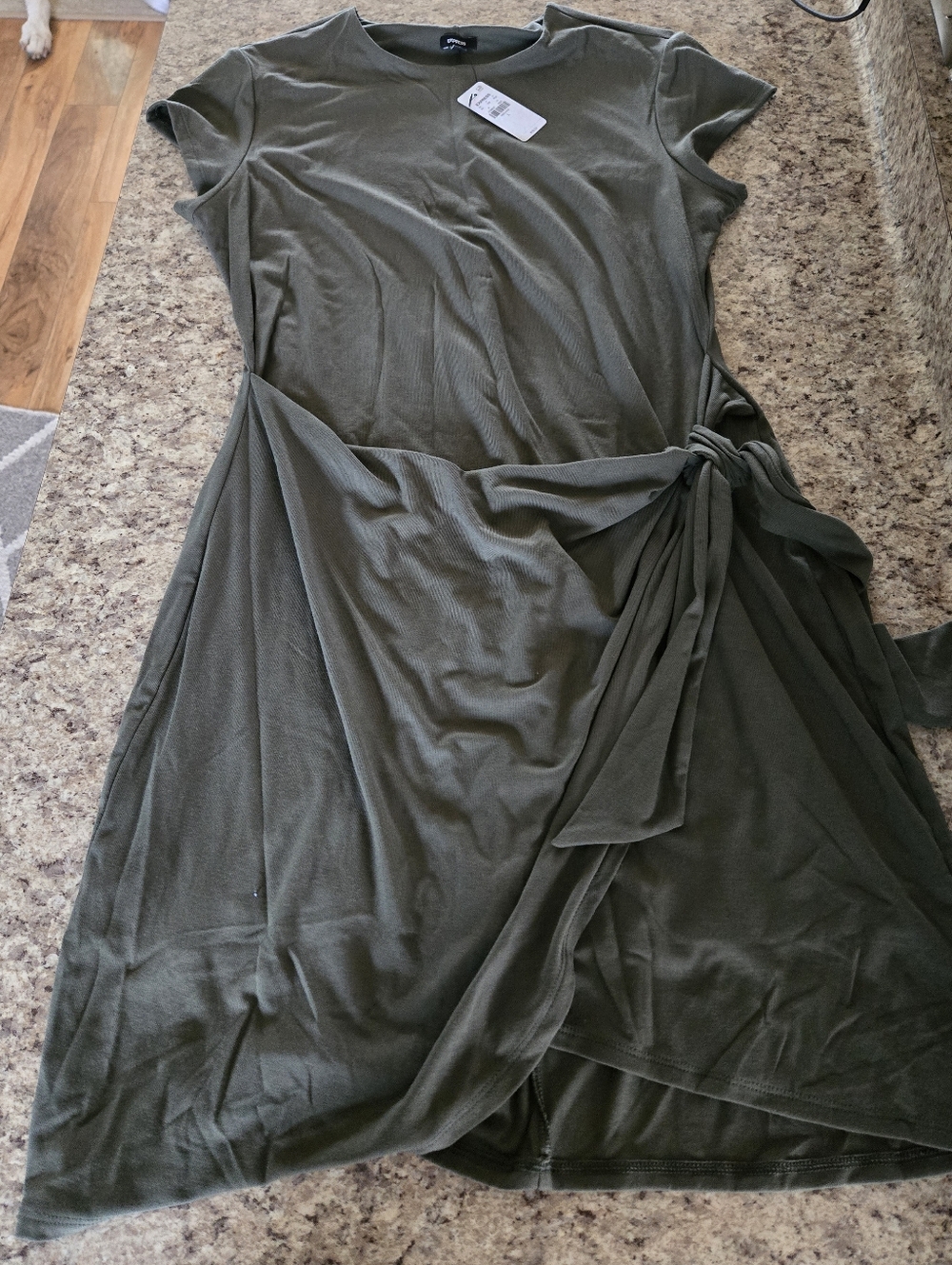 NWT EXPRESS OLIVE GREEN WRAP T SHIRT DRESS, SIZE LARGE